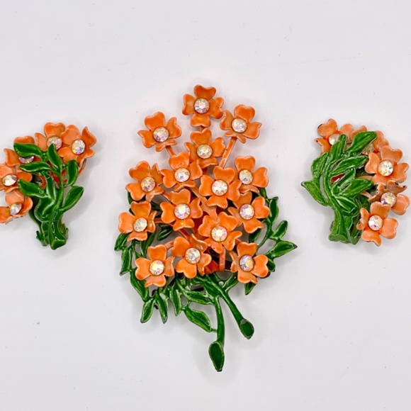 Source Unknown Jewelry - Vintage Unsigned Orange Green Enamel Brooch Pin Clip-on Earrings Set Rhinestones